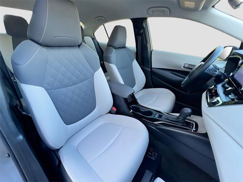 Used 2022 Toyota Corolla LE image 25