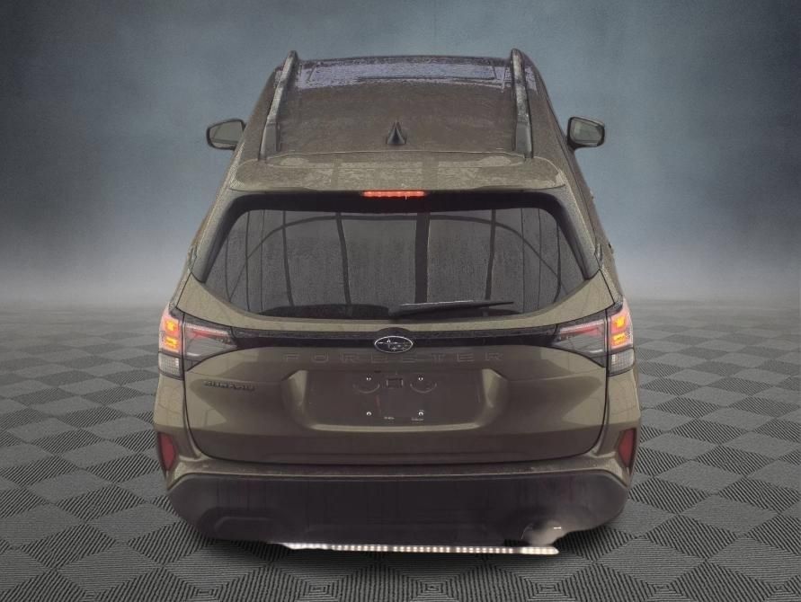 Used 2025 Subaru Forester Premium AWD/4WD image 5