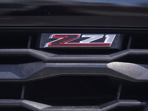 Used 2024 Chevrolet Colorado Z71 w/ Safety Package image 33