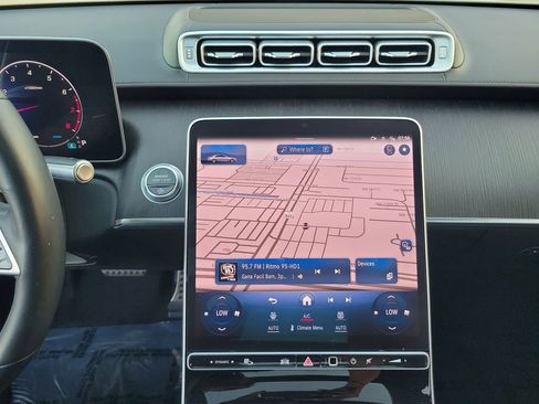 Used 2022 Mercedes-Benz S 500 4MATIC image 23