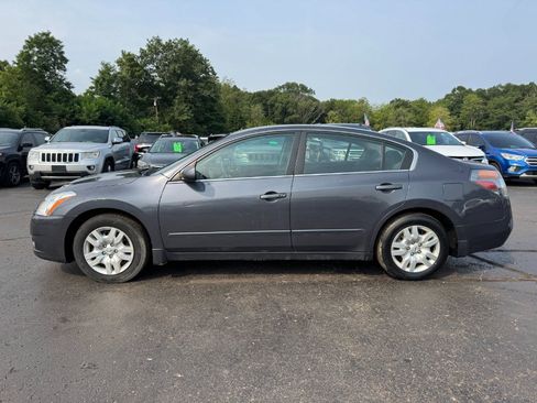 Used 2012 Nissan Altima Sedan FWD image 2