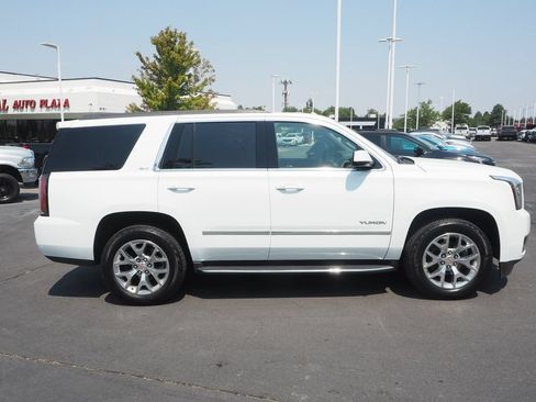 Used 2017 GMC Yukon SLT w/ HD Trailering Package AWD/4WD image 8