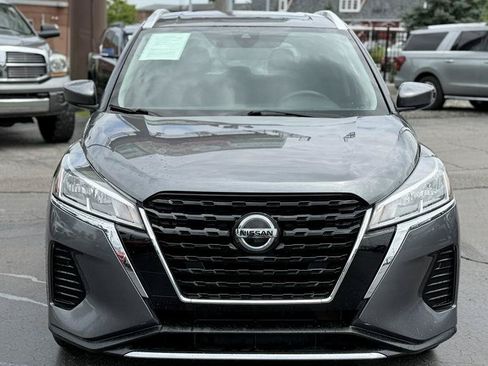 Used 2021 Nissan Kicks SV FWD image 2