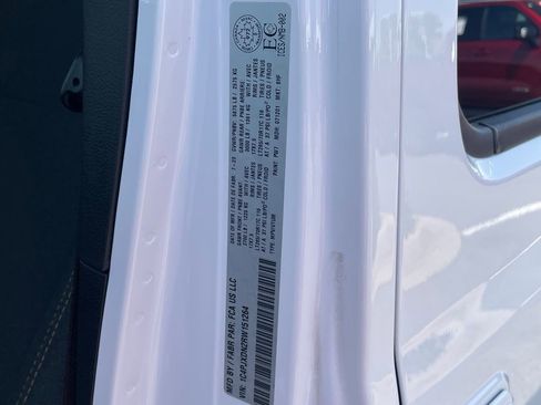 Used 2024 Jeep Wrangler Willys image 32