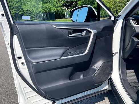 Used 2023 Toyota RAV4 XLE w/ Convenience Package AWD/4WD image 9
