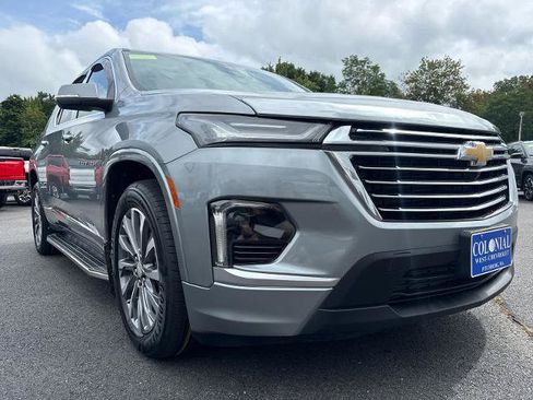 Used 2023 Chevrolet Traverse Premier AWD/4WD image 3