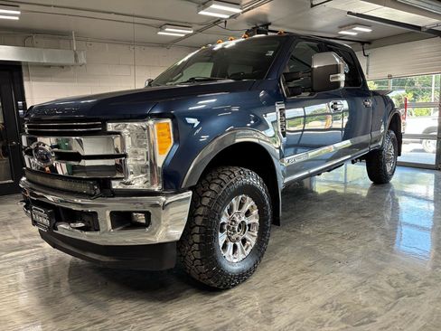 Used 2017 Ford F350 Lariat w/ Lariat Ultimate Package AWD/4WD image 5