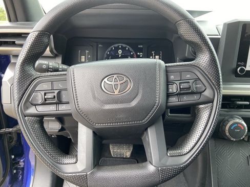 Used 2025 Toyota Tacoma SR5 AWD/4WD image 35