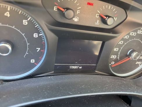 Used 2018 GMC Terrain SLE AWD/4WD image 5