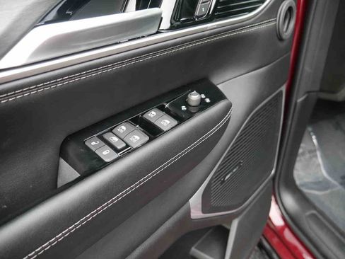 New 2025 Jeep Wagoneer L Series II w/ Convenience Group I image 28