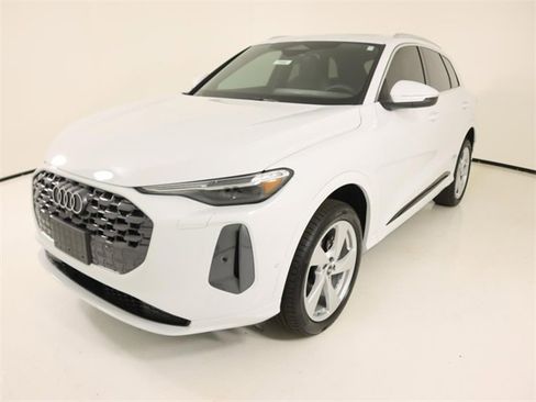 New 2025 Audi Q5 Premium Plus image 1