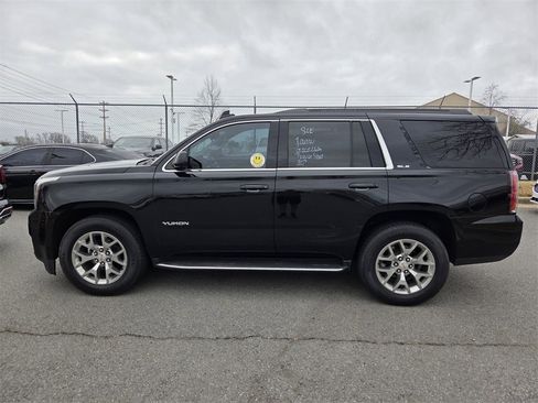 Used 2020 GMC Yukon SLE w/ SLE Value Package image 3