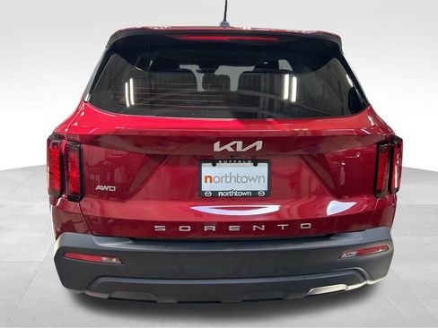 Used 2022 Kia Sorento LX image 7