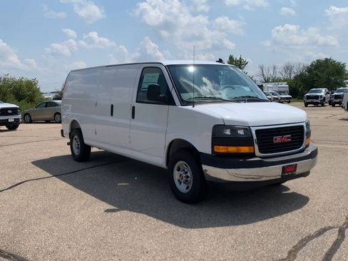 New 2025 GMC Savana 2500 Extended w/ Driver Convenience Package RWD image 27