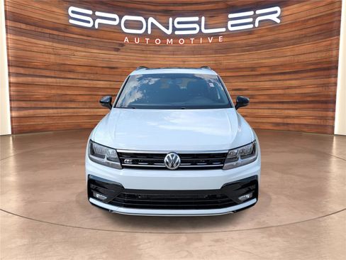 Used 2021 Volkswagen Tiguan SE R-Line FWD image 9