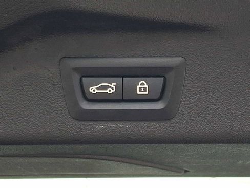 Used 2022 BMW X7 xDrive40i w/ Premium Package AWD/4WD image 30