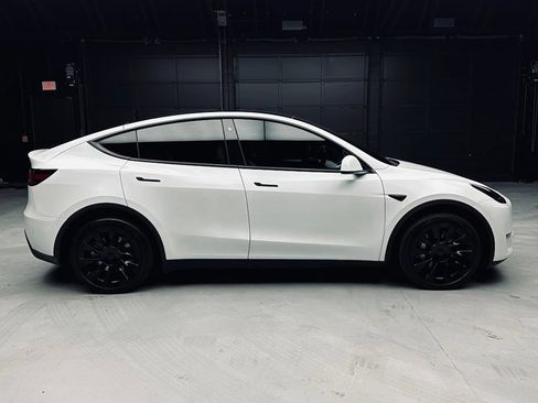Used 2023 Tesla Model Y Long Range AWD/4WD image 8