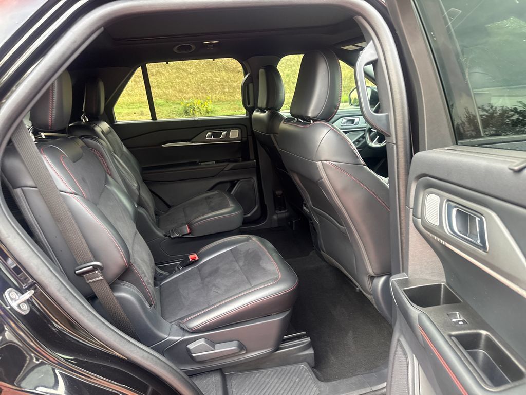 Used 2025 Ford Explorer ST AWD/4WD image 26