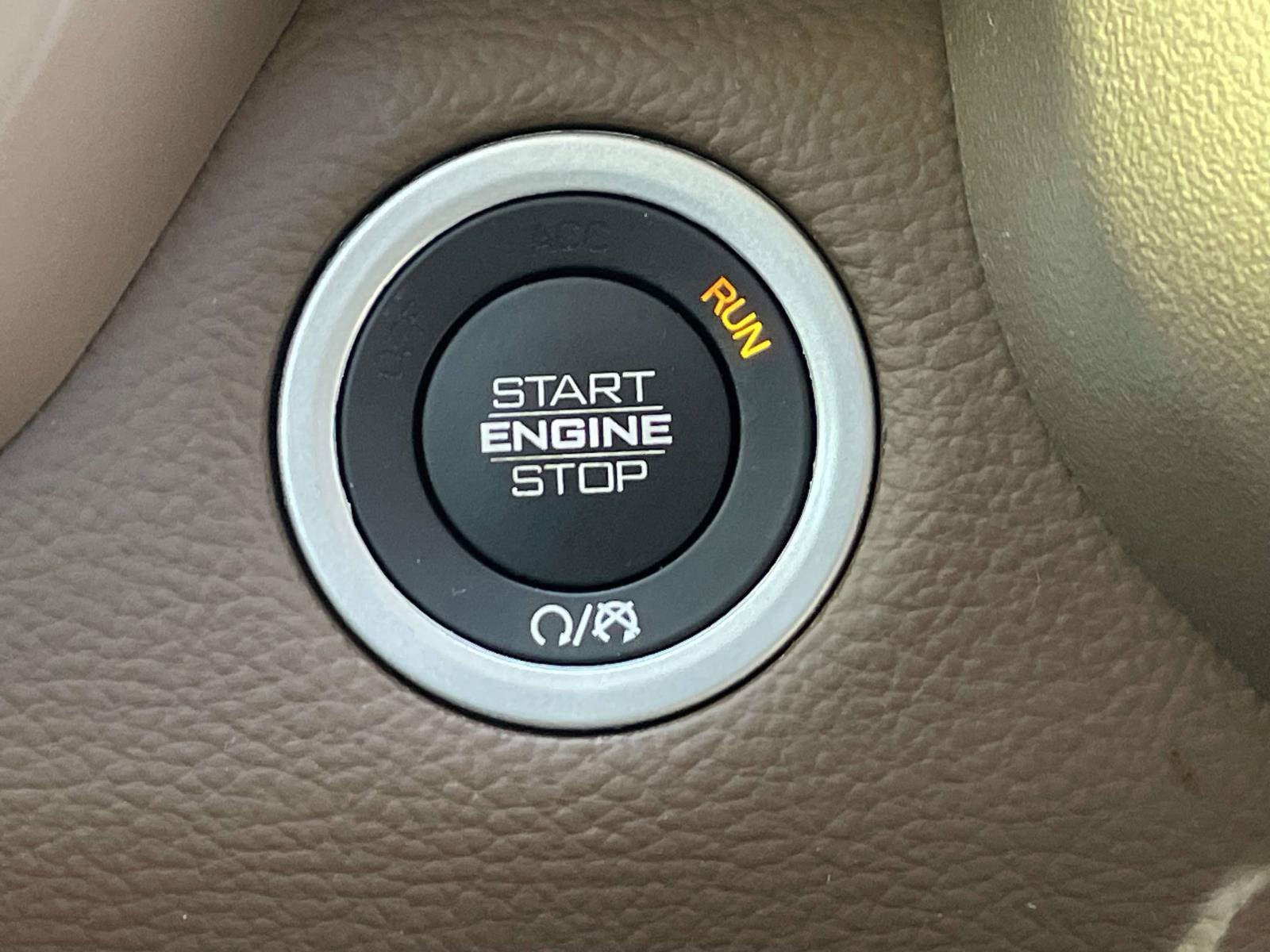 Used 2019 RAM 1500 Laramie AWD/4WD image 26