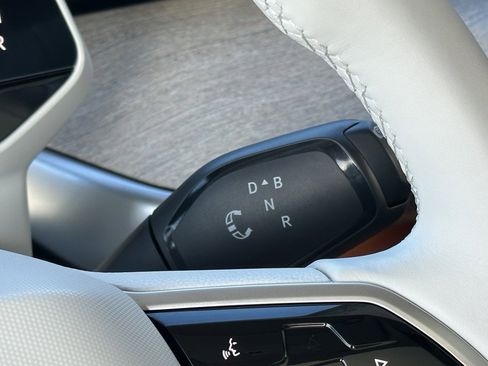 New 2025 Volkswagen ID. Buzz 1st Edition AWD/4WD image 13