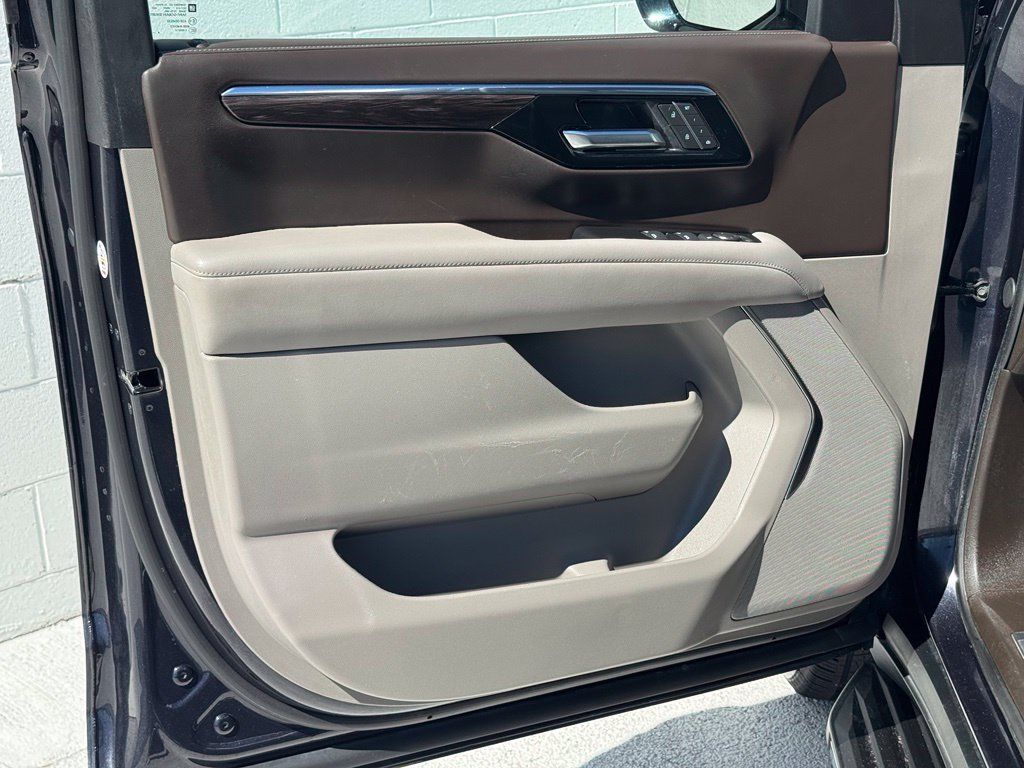 Used 2025 Chevrolet Tahoe LT RWD image 28