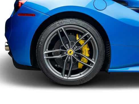 Used 2018 Ferrari 488 Spider RWD image 32