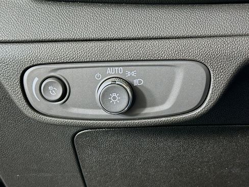 Used 2023 Chevrolet Bolt EUV LT image 16