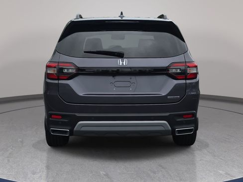 Used 2023 Honda Pilot Touring image 6