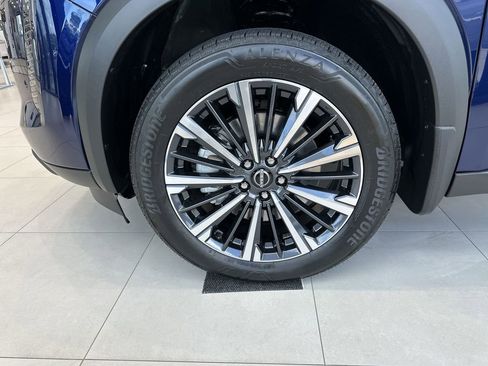 New 2026 Nissan Pathfinder Platinum AWD/4WD image 8