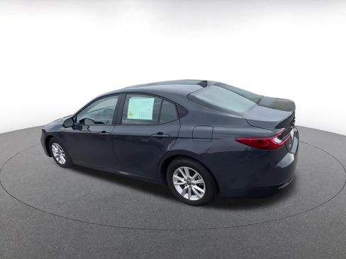 Used 2025 Toyota Camry LE image 10