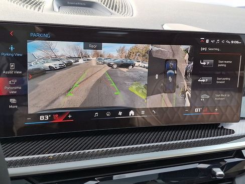 Used 2025 BMW X7 M60i w/ Climate Comfort Package image 16