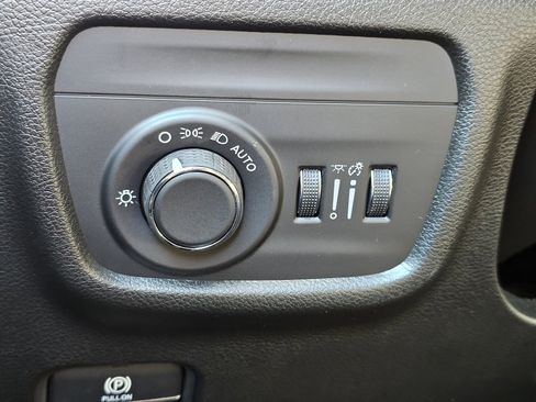 New 2025 Jeep Grand Cherokee L Laredo image 19