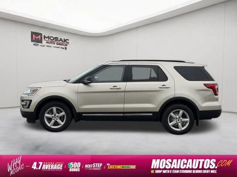 Used 2017 Ford Explorer XLT w/ Equipment Group 202A AWD/4WD image 4