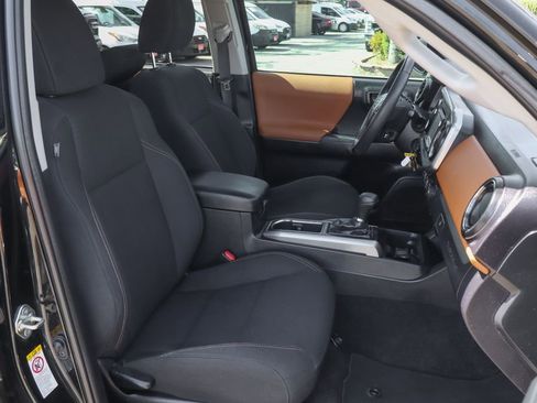 Used 2019 Toyota Tacoma SR5 RWD image 39