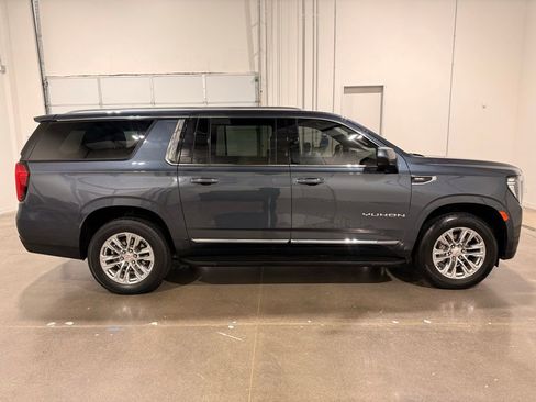 Used 2021 GMC Yukon XL SLT image 4