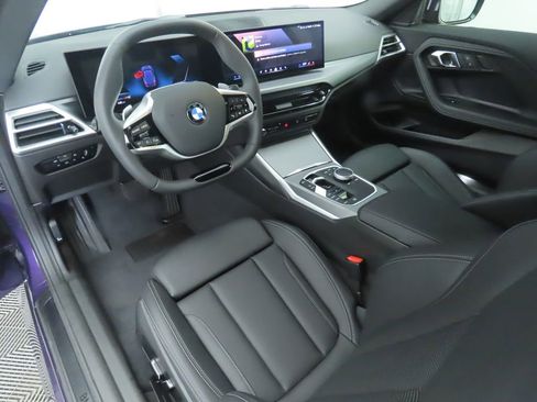 Used 2025 BMW 230i Coupe w/ Convenience Package image 9