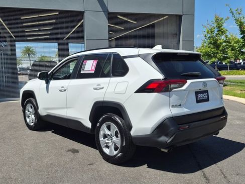 Used 2019 Toyota RAV4 XLE w/ Convenience Package image 8