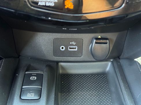 Used 2018 Nissan Rogue SL w/ Premium Package FWD image 29
