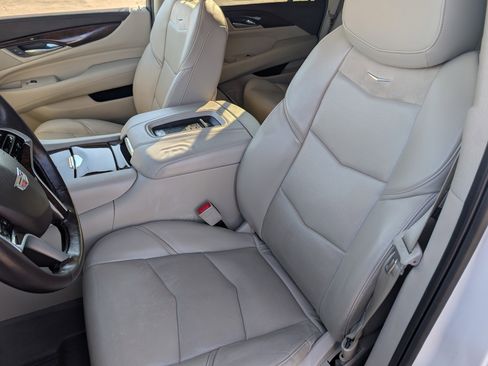 Used 2017 Cadillac Escalade Premium Luxury image 11