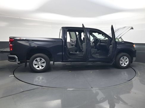 Used 2022 Chevrolet Silverado 1500 LT AWD/4WD image 47