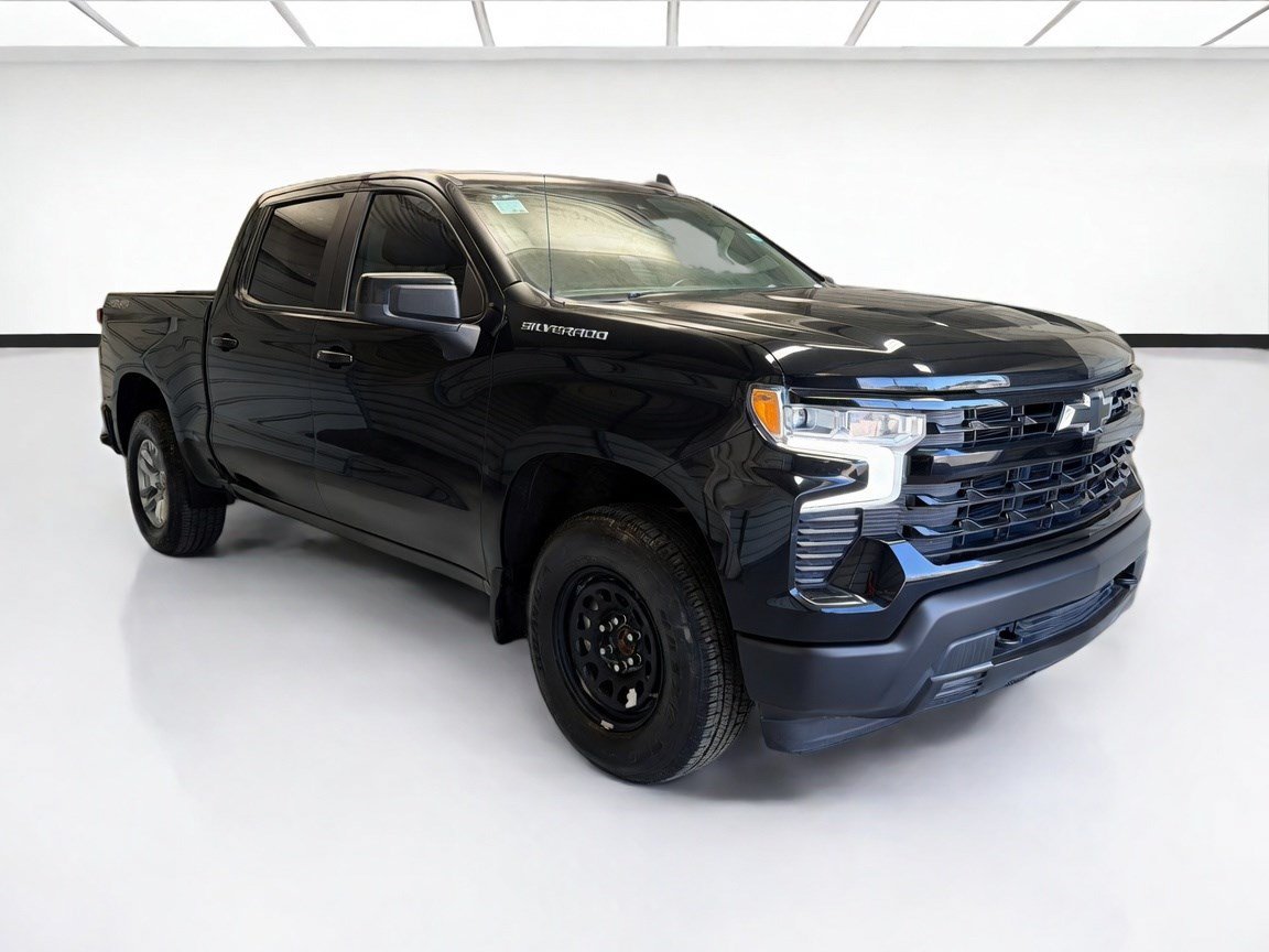 Used 2022 Chevrolet Silverado 1500 RST AWD/4WD image 3