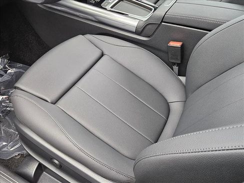 Certified 2025 Mercedes-Benz GLA 250 image 4