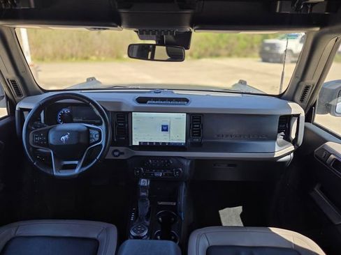Used 2023 Ford Bronco Wildtrak image 23