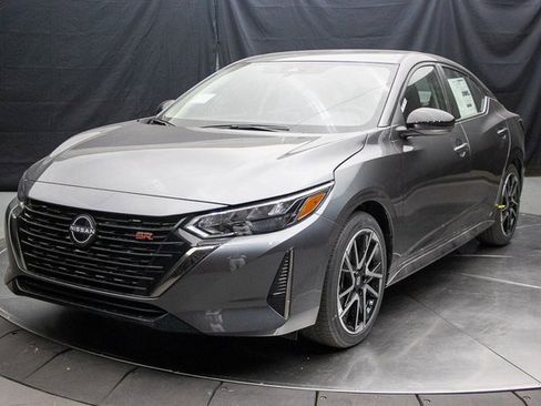 New 2025 Nissan Sentra SR image 6