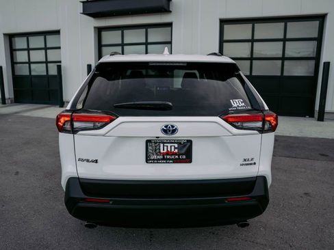 Used 2024 Toyota RAV4 XLE image 8