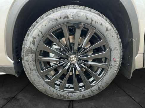 New 2026 Toyota Highlander XSE AWD/4WD image 15