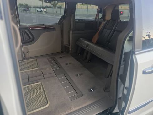 Used 2012 Chrysler Town & Country Limited w/ Luxury Group FWD image 33
