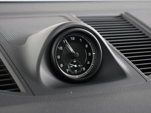 New 2026 Porsche Macan image 16