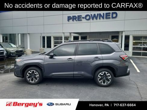 Used 2025 Subaru Forester AWD/4WD image 2