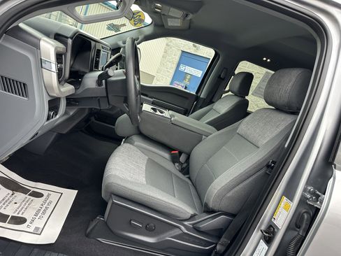 Used 2024 Ford F250 XLT w/ Snow Plow/Camper Package image 9